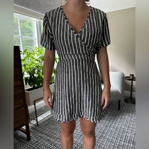 Susina XS petite dress. Rarely worn. Gray and white stripes